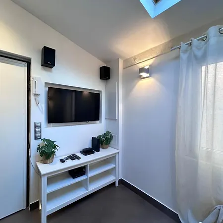 公寓 Midnight Blue - Heart Of - Breakfast - Ac -wi-fi 尼斯